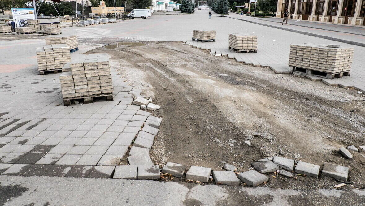     Эксперт и надзорщик в суде бывшего замглавы Ставрополя рассказали, как проверяли спорные объекты по благоустройству и какие ошибки там выявляли, сообщает корреспондент NewsTracker из зала суда.