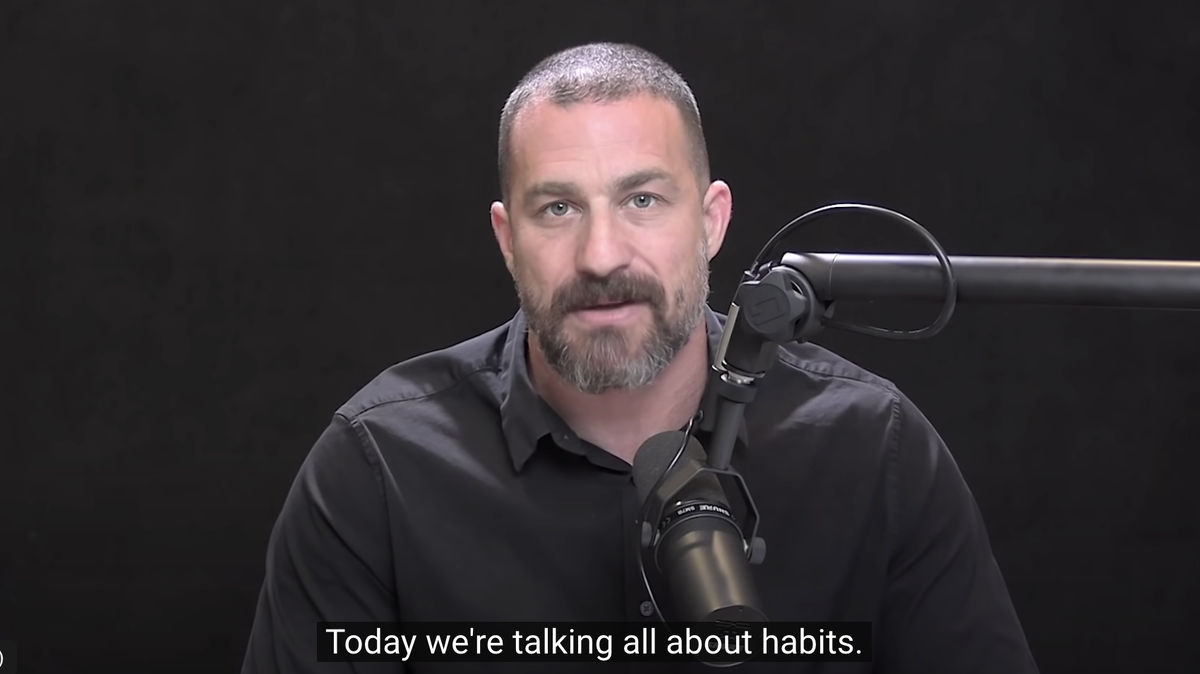 Кадр из подкаста Эндрю с YouTube