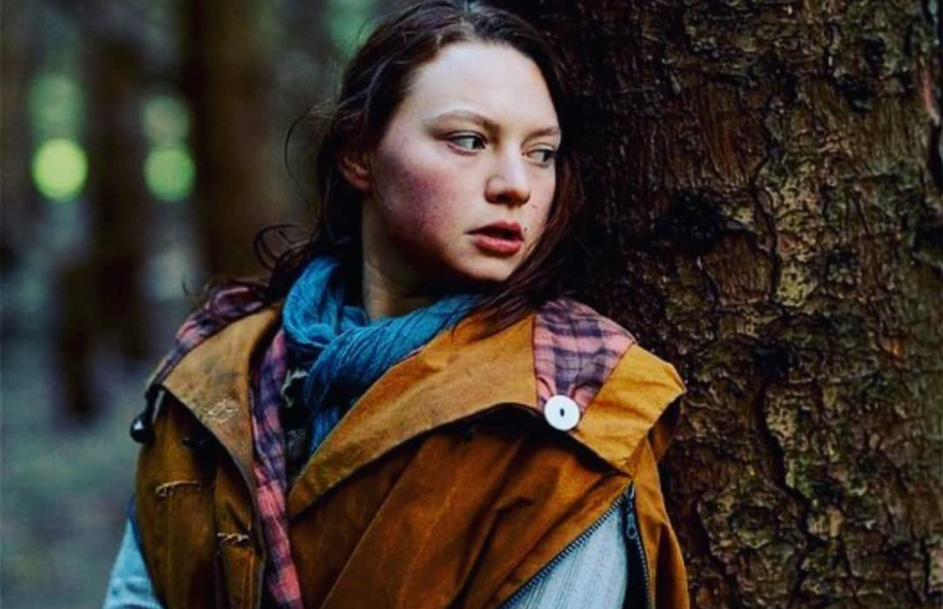 Миа Триплтон в фильме «Тени». Фото с сайта IMDb