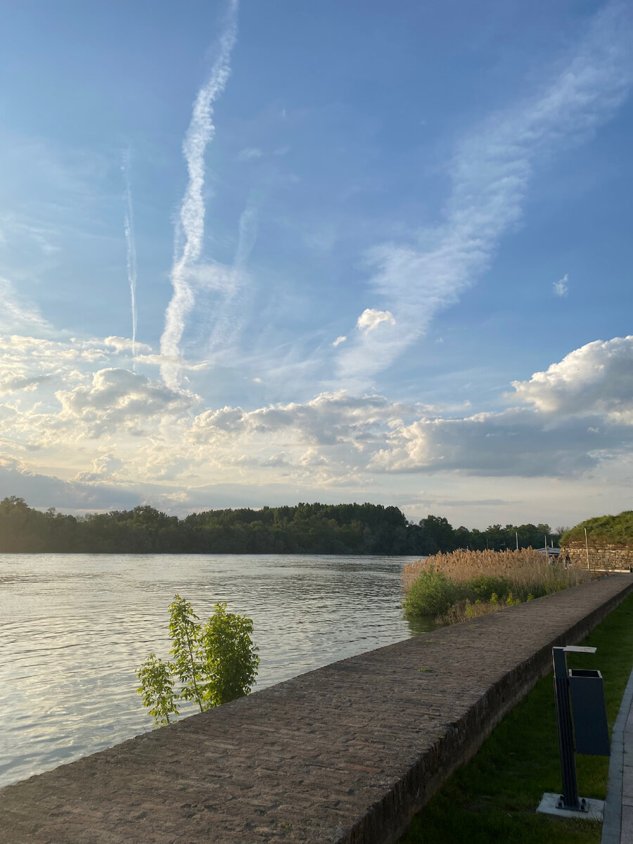 Если надо еще писать про мои бдения в Белграде, ставьте лайк!