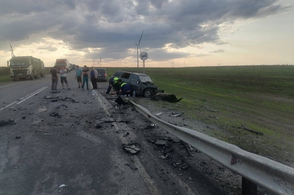    Один человек погиб и трое пострадали в жутком ДТП в Ростовской области