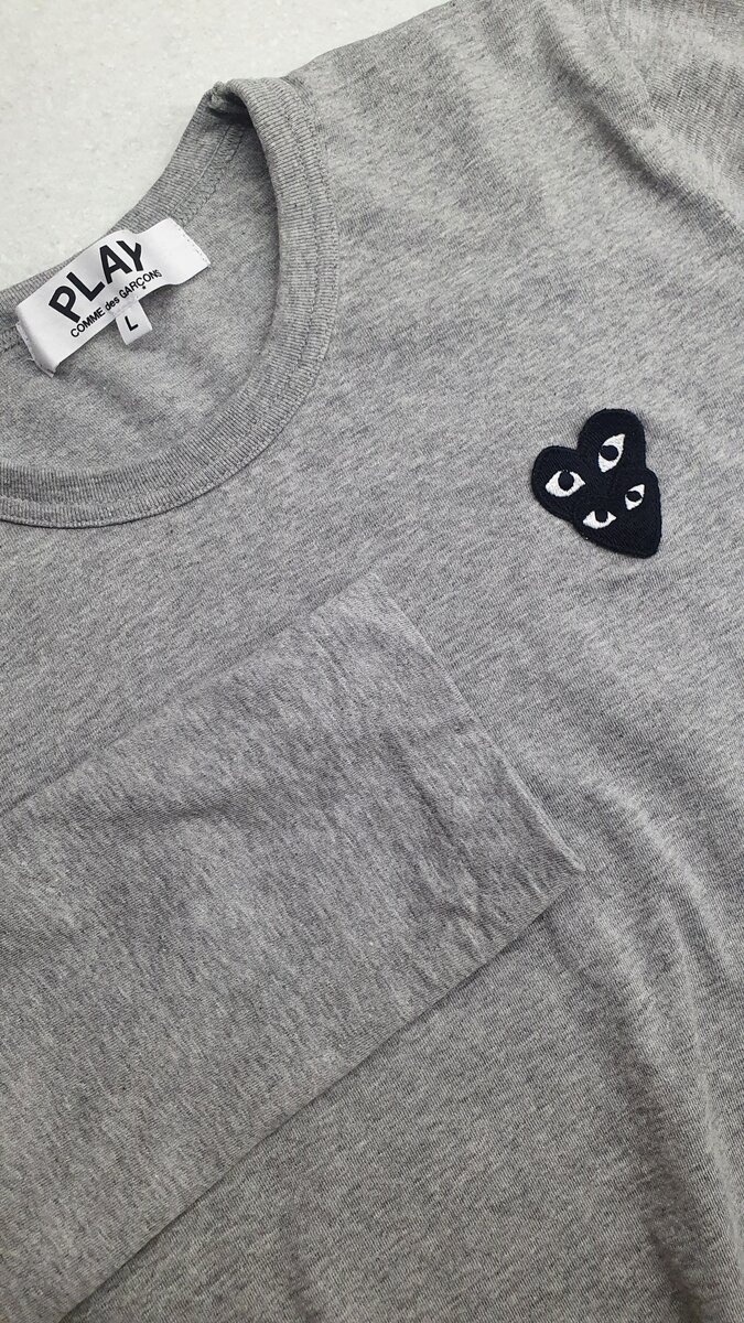 Состояние новой вещи, фирменный логотип бренда.