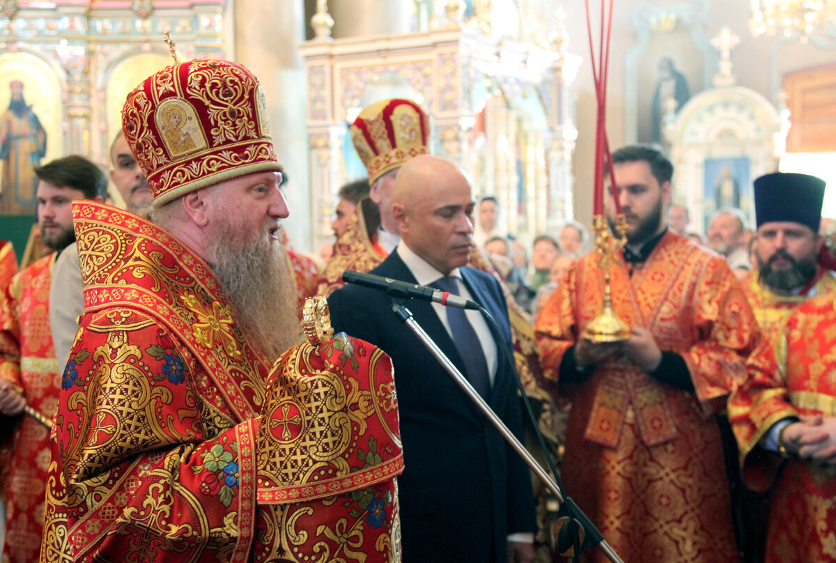 Викарий Липецкой епархии возглавил встречу мощей вмч. Георгия Победоносца и  Божественную Литургию в Липецком кафедральном соборе | Липецкая епархия |  Дзен