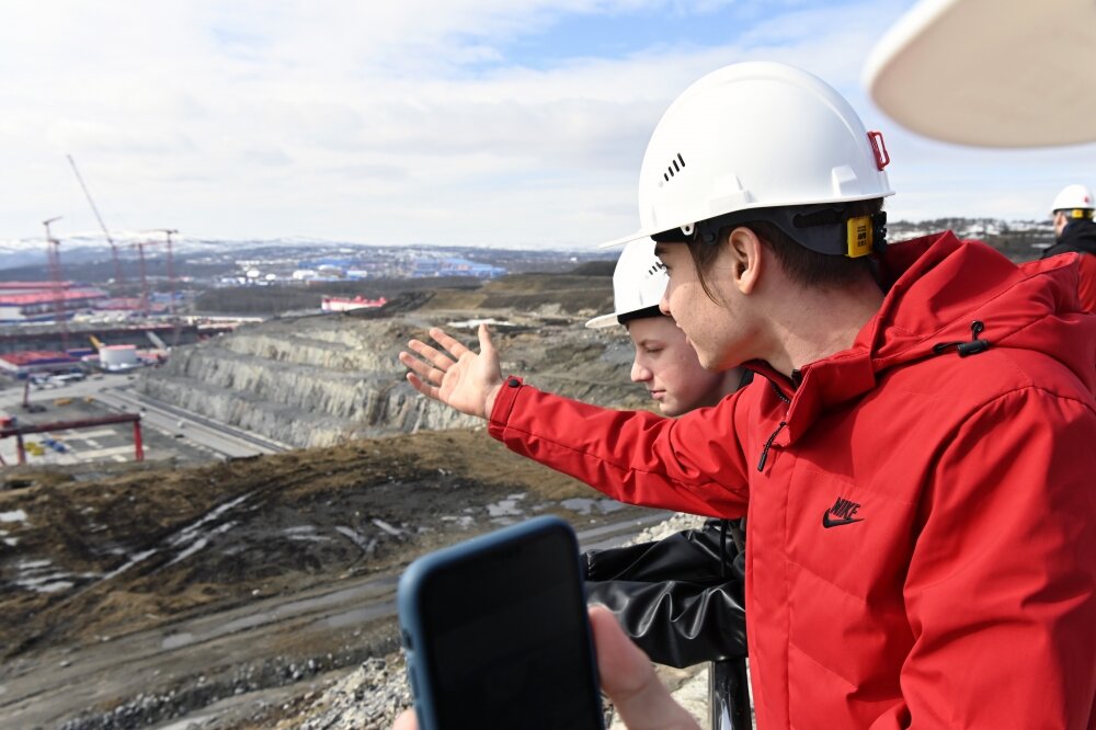    По словам школьников, экскурсия позволила посмотреть на регион с другой стороны. Фото: Правительство Мурманской области