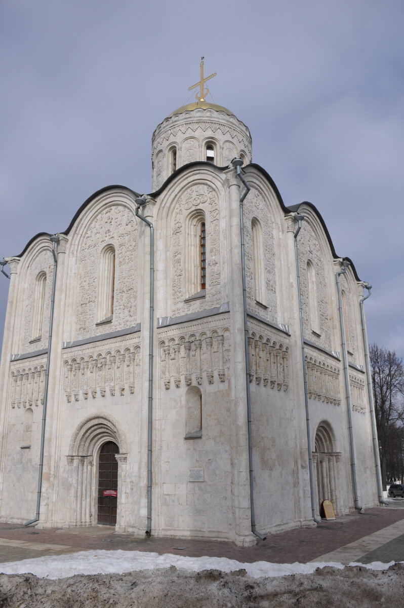 Владимир - 2015 (часть 2 - Прогулка по городу: Дмитриевский собор;  Свято-Успенский кафедральный собор. Соборная площадь). | Московский  пенсионер. | Дзен