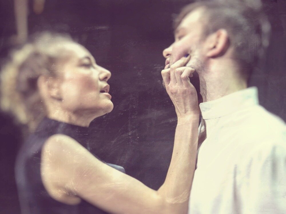 спектакль по пьесе Августа Стриндберга «Фрекен Жюли». Реж. Гульназ Балпеисова