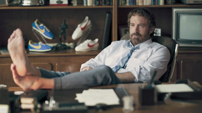 Кадр из фильма Air. Режиссер: Бен Аффлек. Оператор: Роберт Ричардсон. Производство: Amazon Studios, Artists Equity, Mandalay Pictures, Skydance Productions