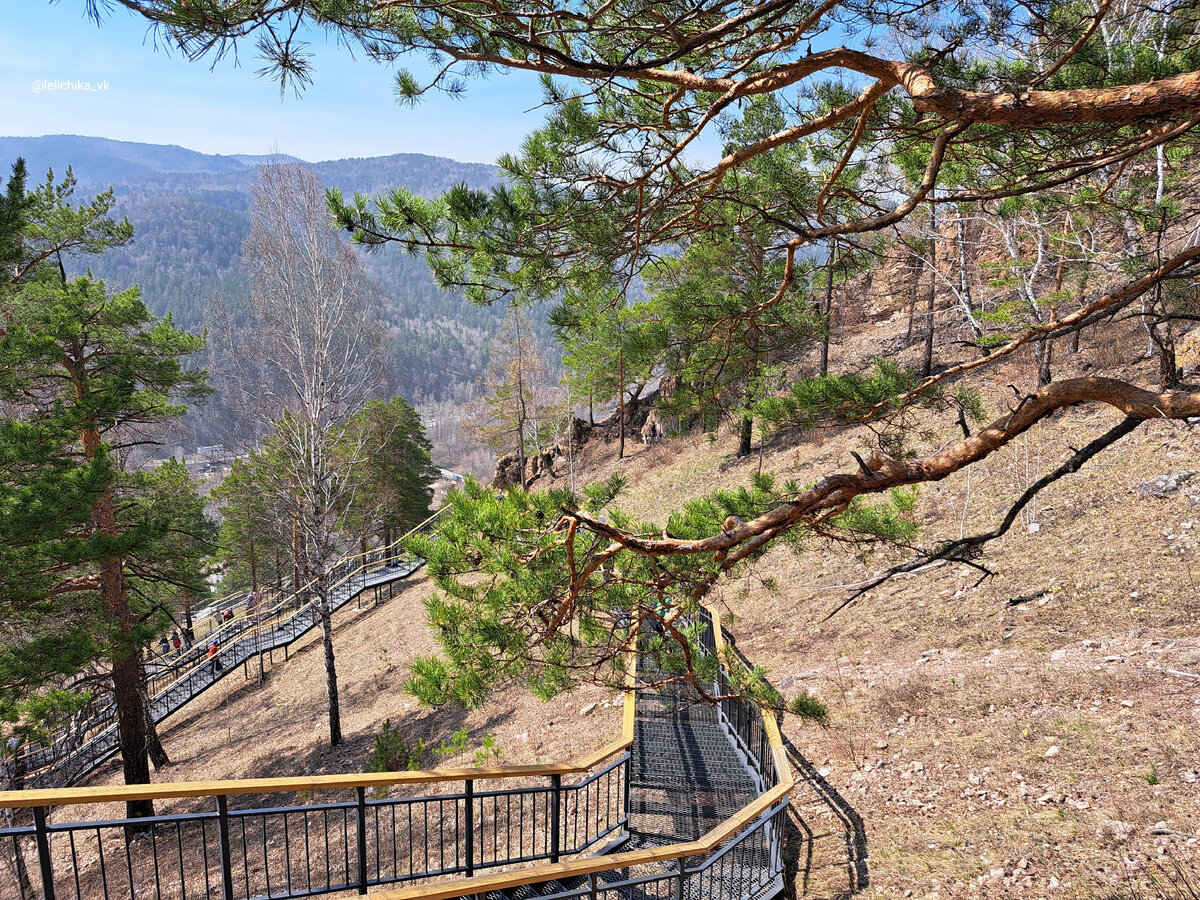 Листайте карусель