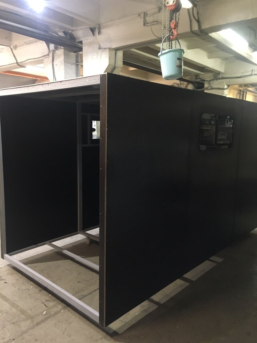 Боковые стенки обшиты