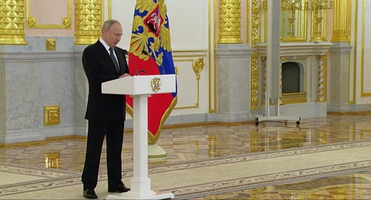    Путин: Россия с помощью спецоперации пытается прекратить войну, идущую уже девять лет