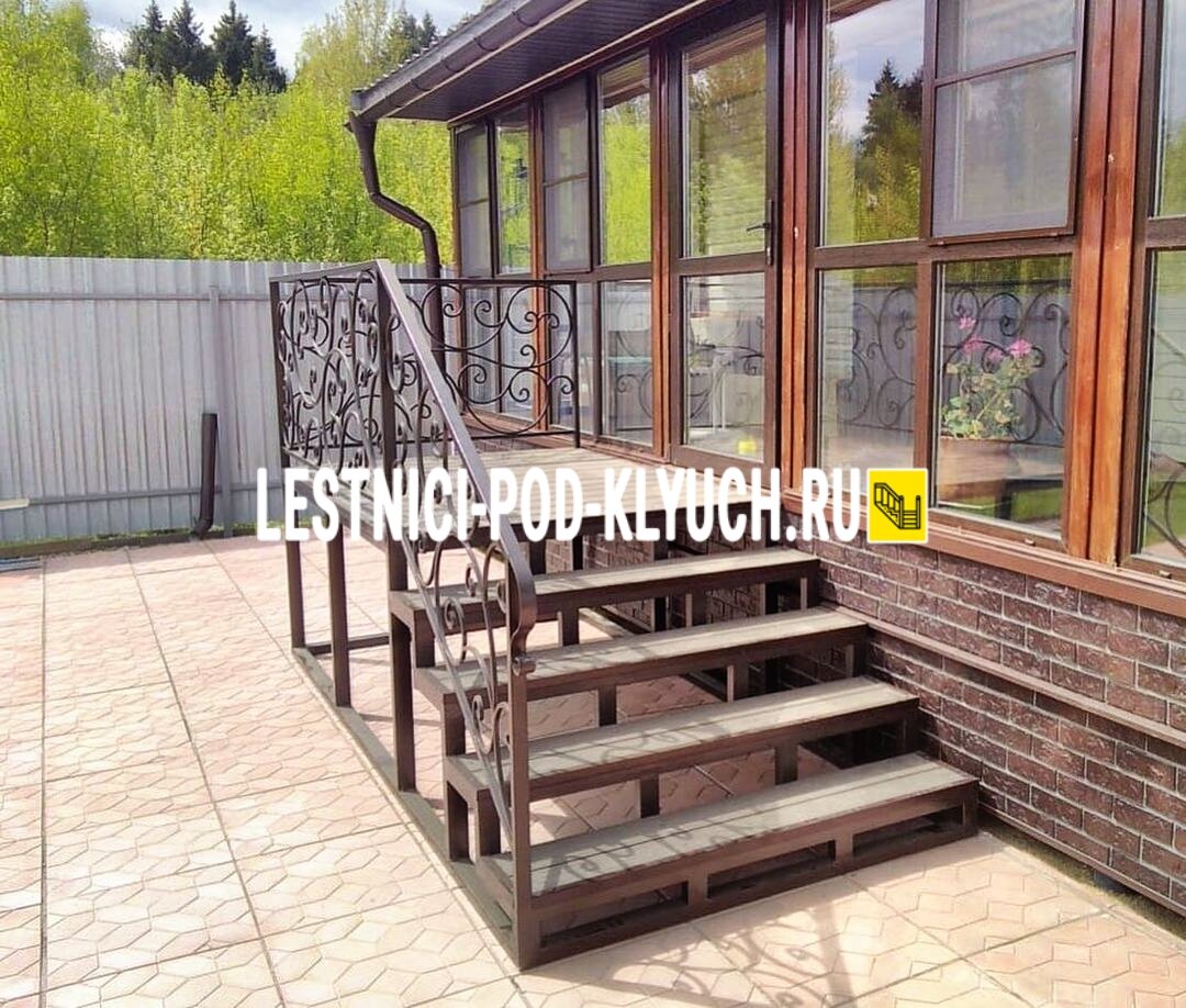 Принимаем звонки: пн-вс с 8:00 до 21:00 (+7 499 490-72-90). Электронная почта: info@lestnici-pod-klyuch.ru 