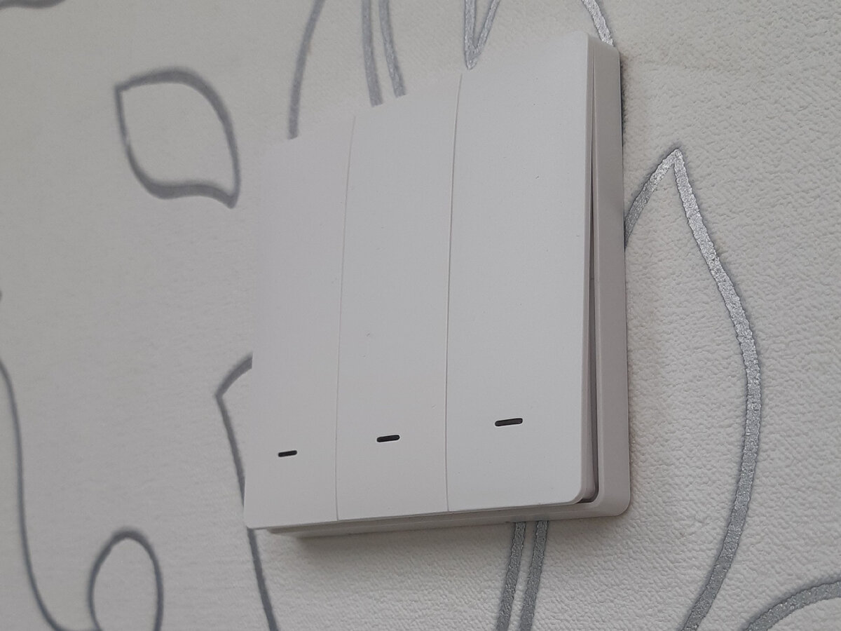 Беспроводной (на батарейке) zigbee выключатель Tuya