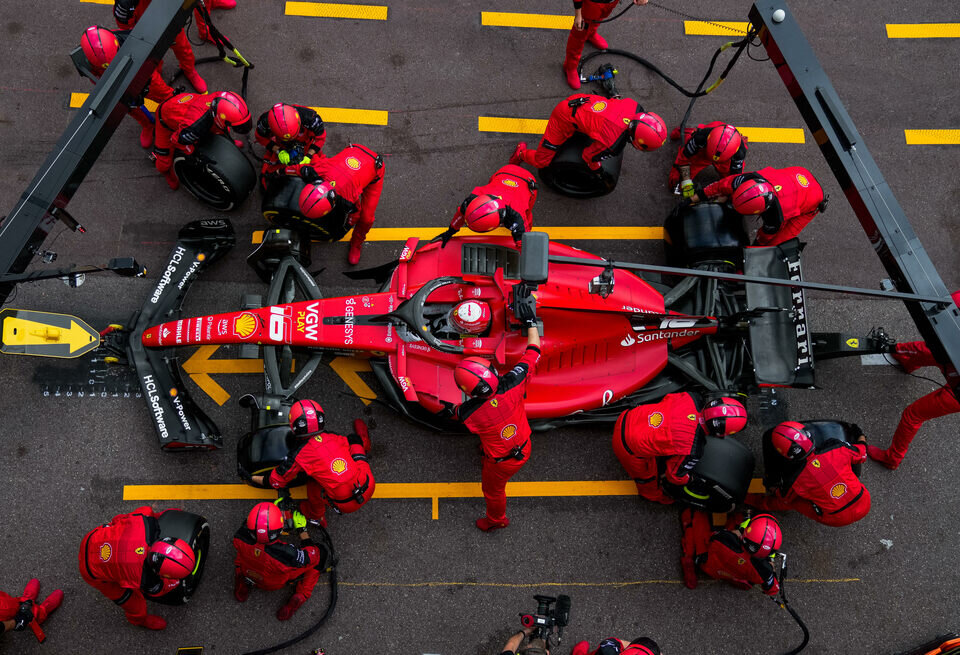    «Ждали сейфти-кара». Шарль Леклер объяснил тактику Ferrari под дождёмFerrari