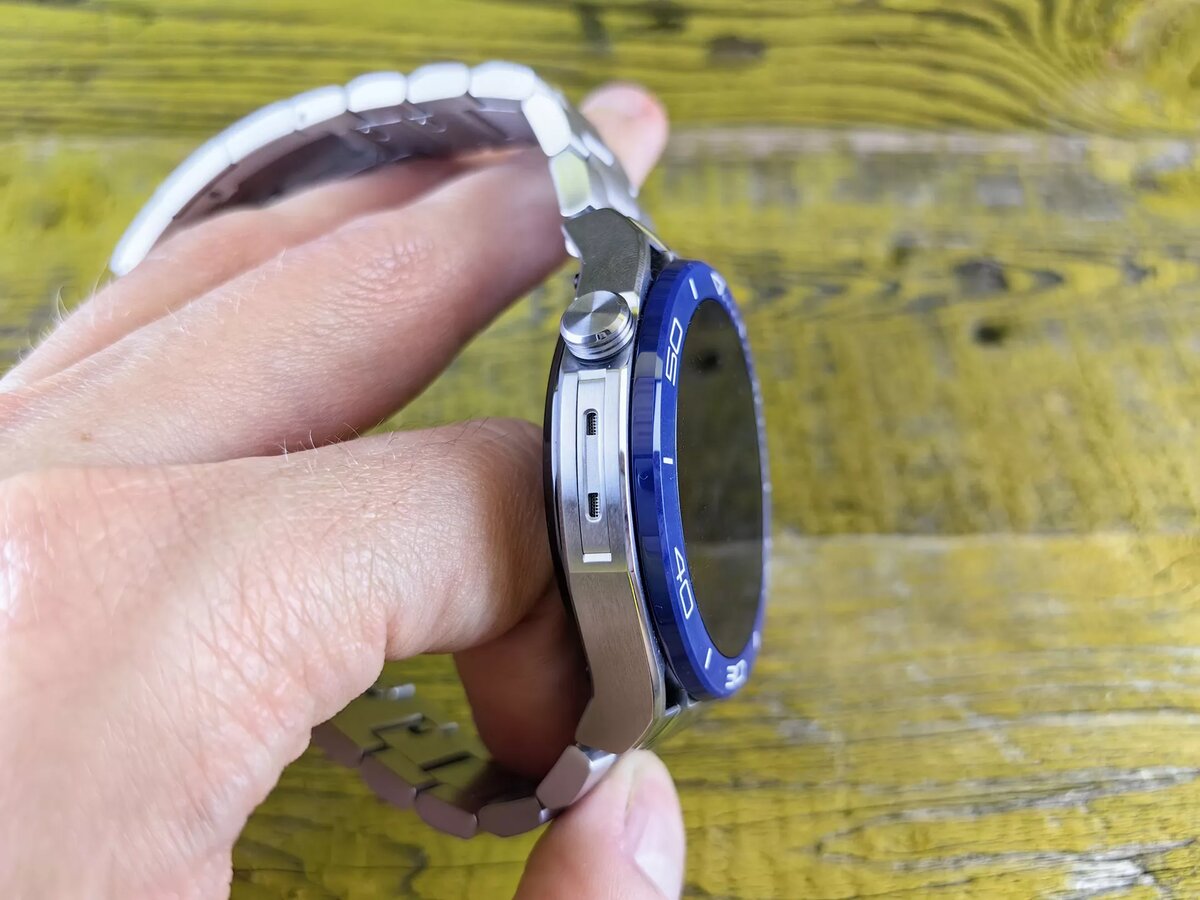 Обзор смарт часов huawei gt 4. Huawei watch ultimate обзор. huawei watch ultimate фото на руке.