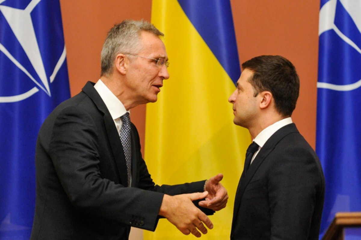    Йенс Столтенберг и Владимир Зеленский.