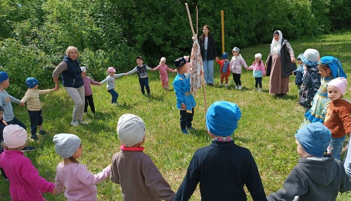 🎉 Сотрудники Мелекесского СДК и библиотеки провели детский Сабантуй в детском  саду «Тамчыкай» | Новости Тукаевского района | Дзен