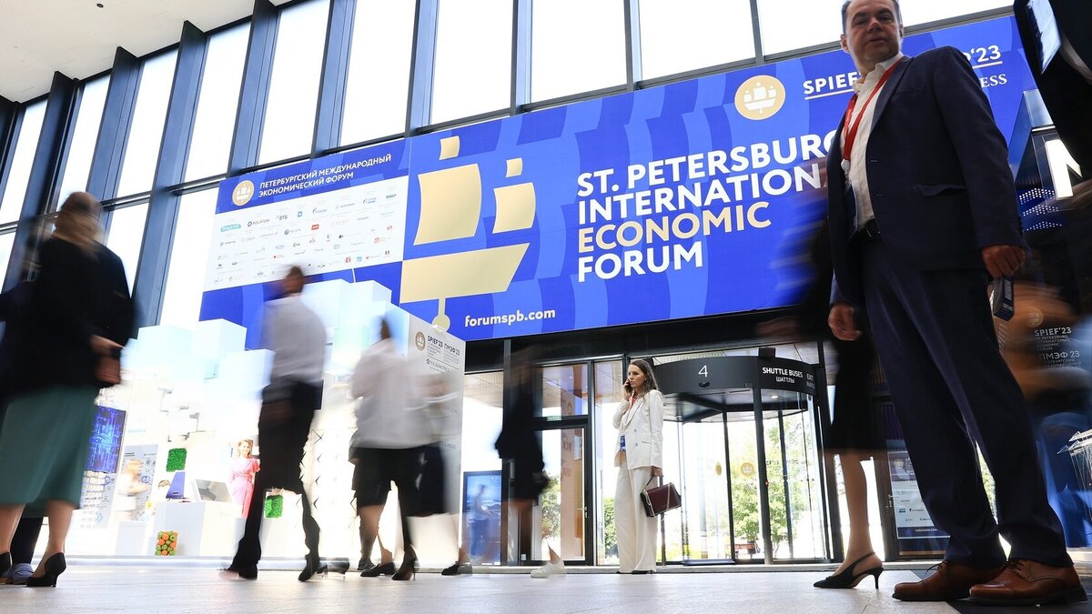     Денис Буцаев, гендиректор РЭО, выступил на сессии «Углеродное регулирование и создание рынка обращения углеродных единиц в странах Азии, Африки и Ближнего Востока» в рамках ПМЭФ-2023.