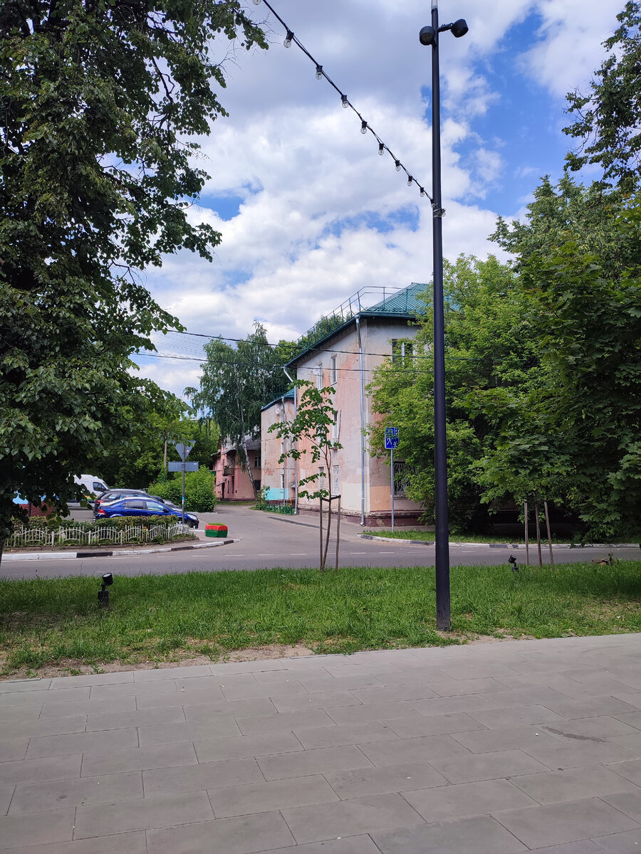 Жилой фонд в городе Щелково, таких и даже хуже там много. Все фото автора.