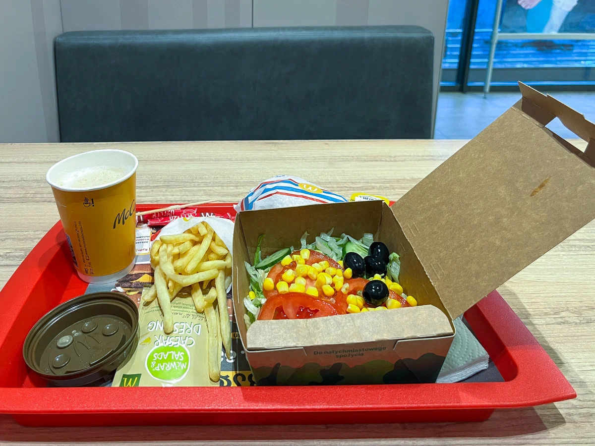 Макдоналдс ушел - Вкусно и точка осталась! Фото автора