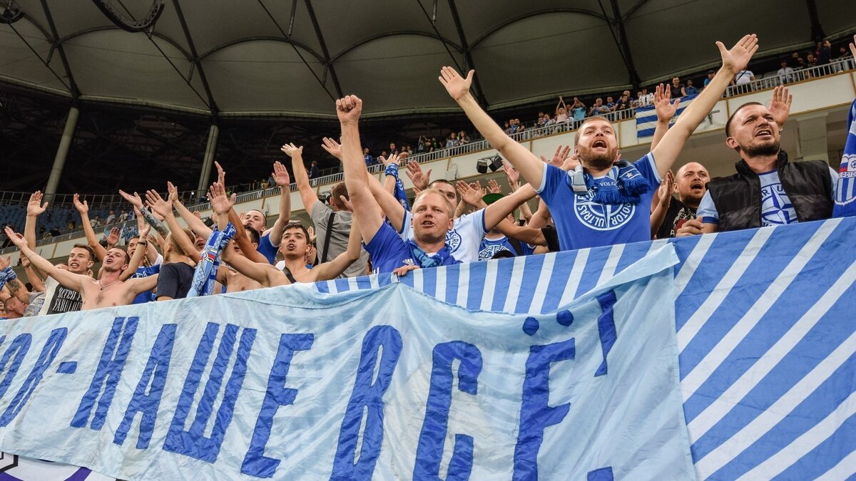     Волгоградский «Ротор» вернул в команду местного воспитанника. Защитник Кирилл Донцов подписал с клубом контракт на два года.