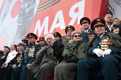    Ветераны войны и вооруженных сил на военном параде в честь 77-й годовщины Победы в Великой Отечественной войне ©Михаил Метцель РИА Новости