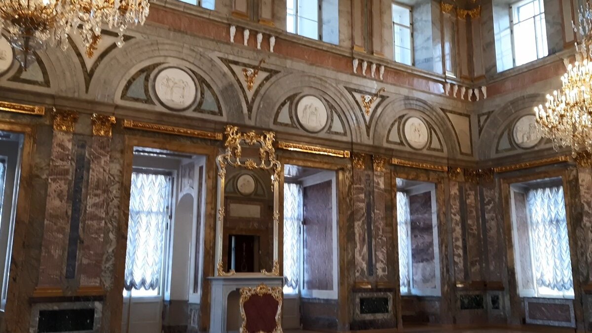      Мраморный дворец - отделка парадного Мраморного зала. Фото автора