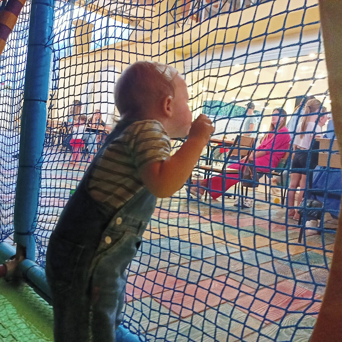 Выпустите меня отсюда))) фото автора 