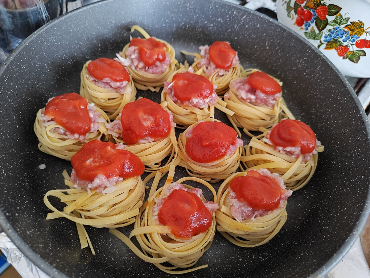 Гнезда, не сложно же. Но, тоже время занимает.. Съели очень быстро.. 