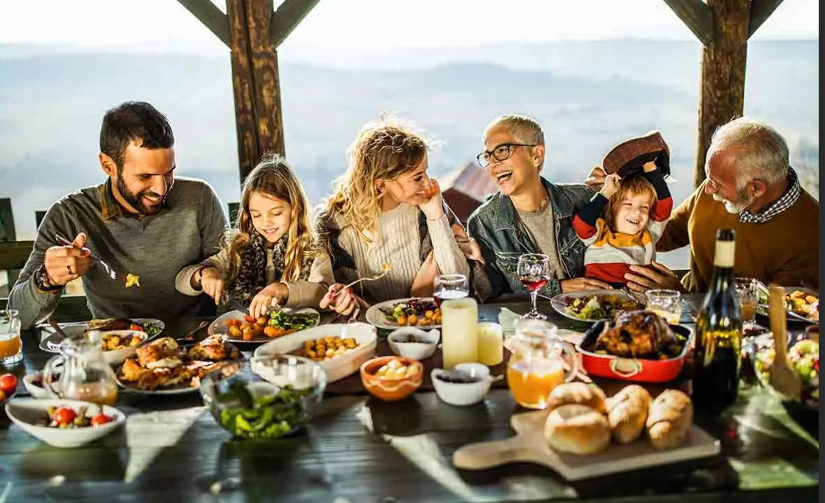 фото источник яндекс картинки. Знак рака. Наглядный пример проживания рака (семья, душевная близость, радость, вкусная пища). 