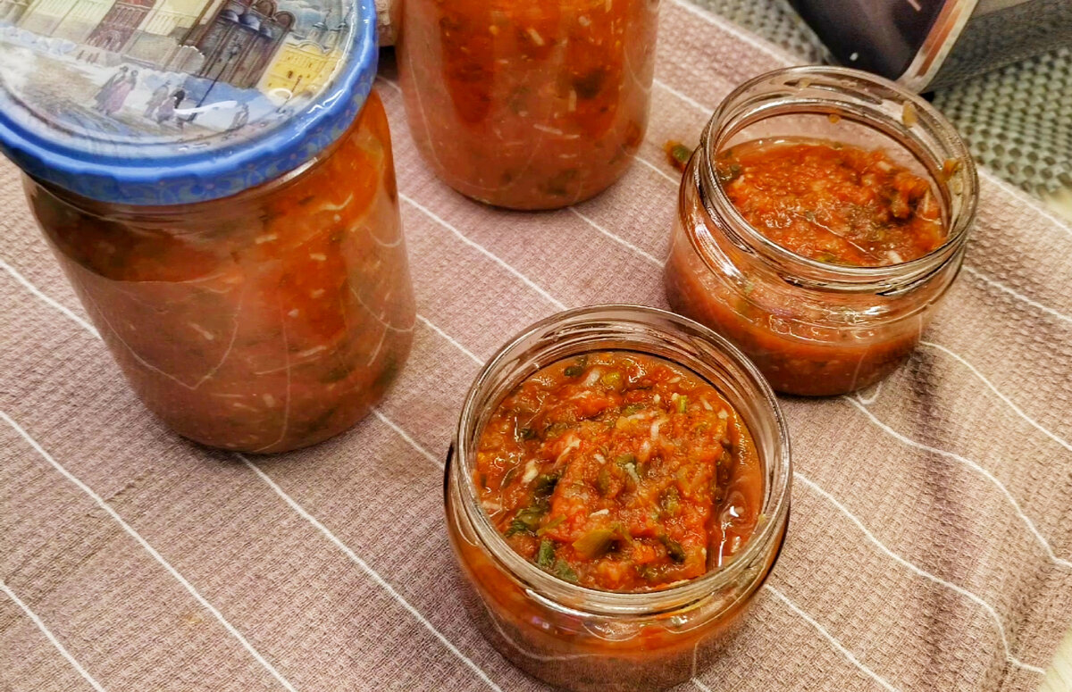 Самая вкусная аджика☝️ Муж постоянно просит еще🌶️🍅Без уксуса‼️Хранится  год👍 | SuperКрасновы | Дзен