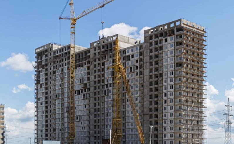 За полгода квартиры в новостройках Ленобласти подешевели на 1,2%