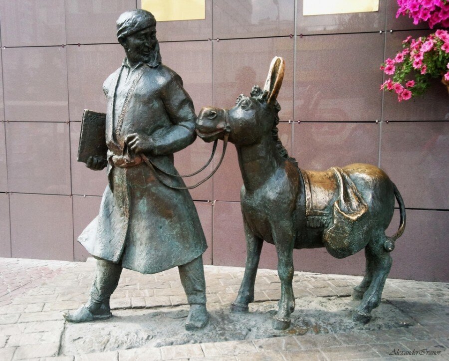 Памятник ходже Насреддину в Москве