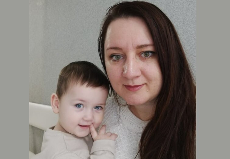  Дима с мамой в поликлинике в ожидании прививки