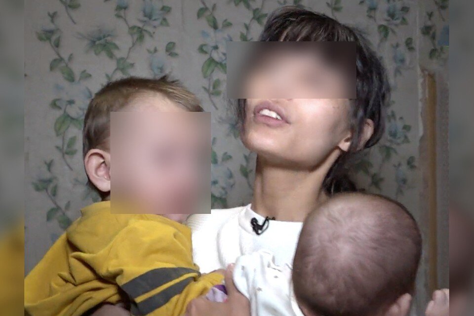    Комсомольчанка попала под уголовное дело о ненадлежащем воспитании детей Скриншот с видео