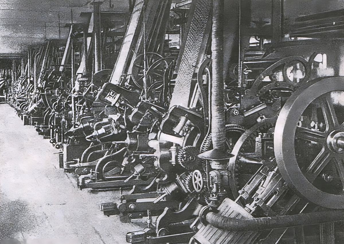 Набивные машины на Ситценабивной фабрике А. Гюбнера. Конец 19 века (ныне Шёлковый комбинат имени Я. М. Свердлова).