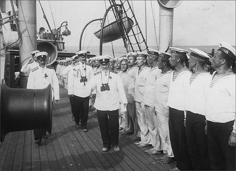 Адмирал Эссен на палубе корабля
