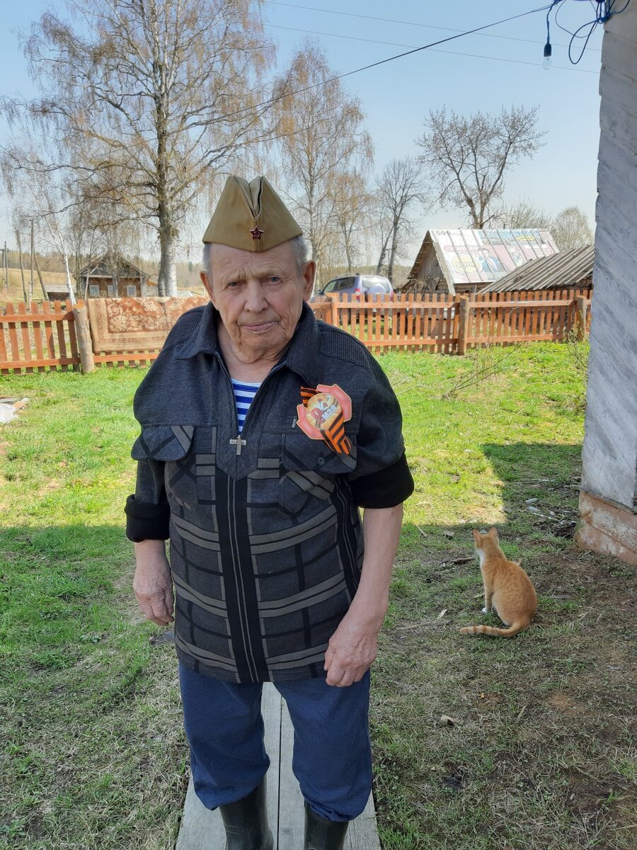 Папа 9 мая 2019 года. Село Верхне-Лалье. Кировская область. Из личного архива.