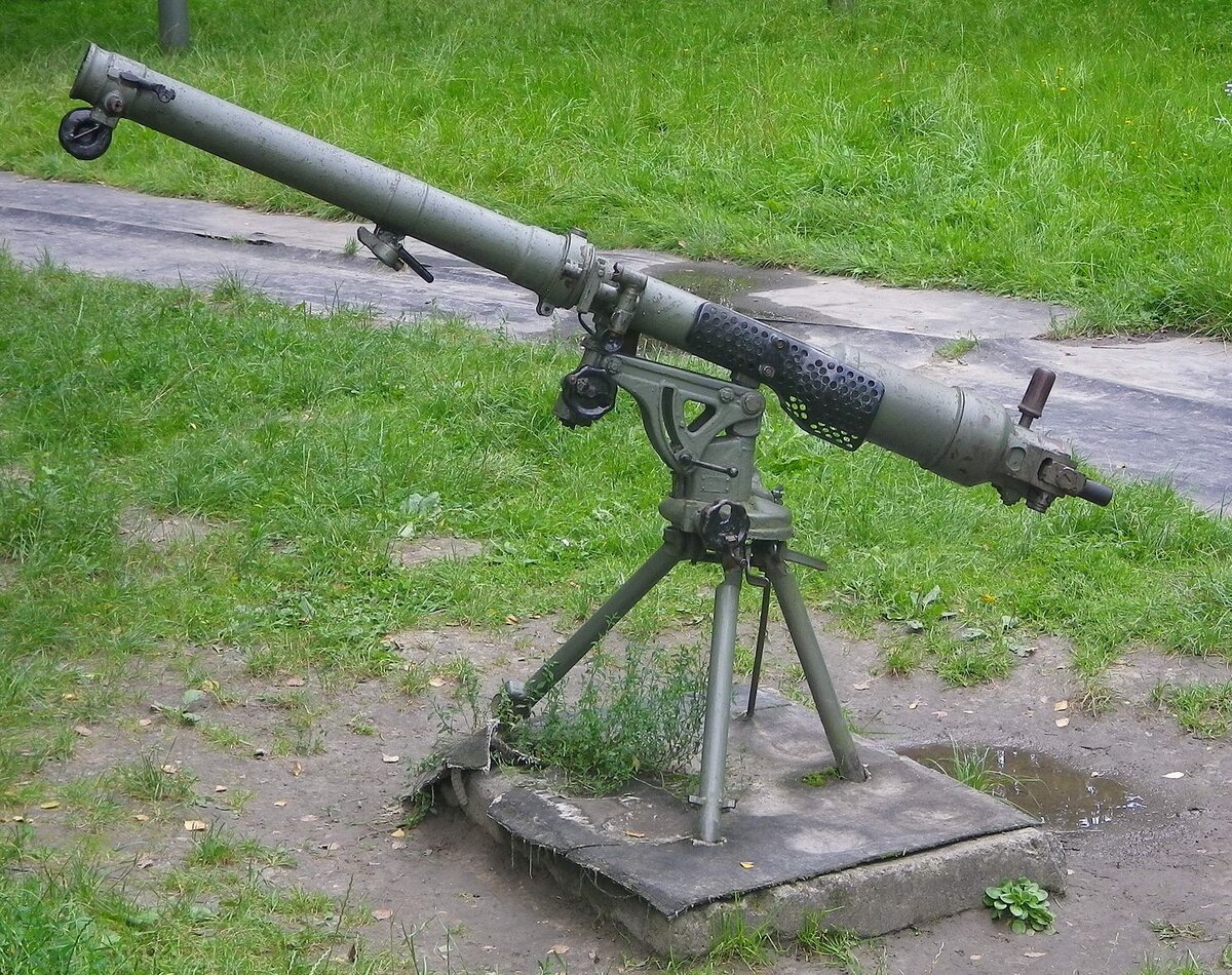 Безоткатка Б-10 калибра 82 мм