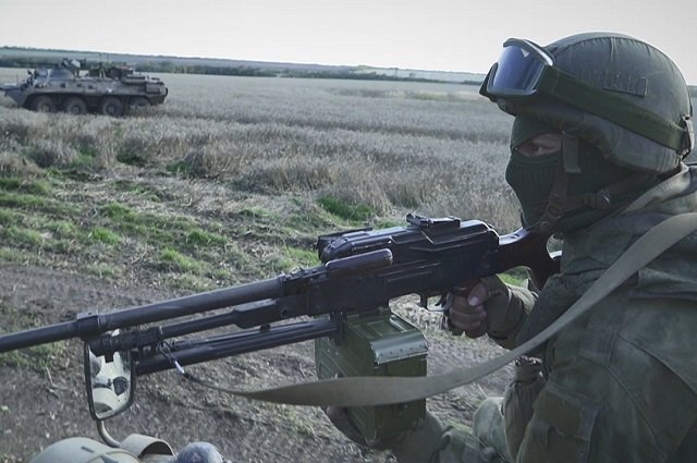    Какими качествами должен обладать боец, поступая на службу по контракту?