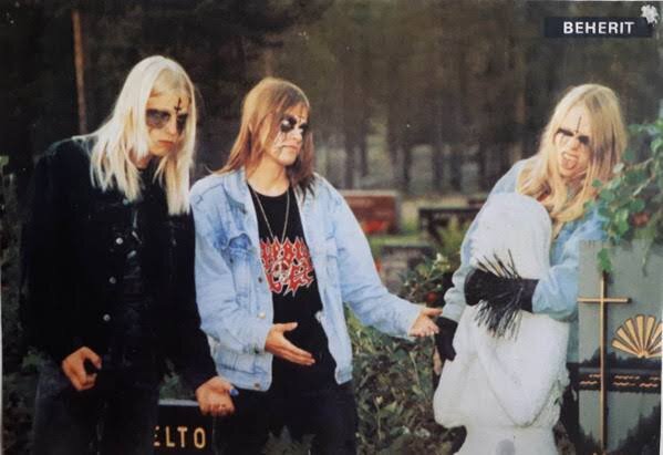 На ранних этапах творчества выглядели они как маргинализированные эльфийские твинкулики