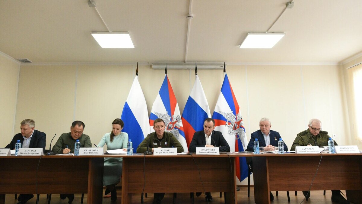     Госдума приняла несколько законопроектов, инициированных рабочей группой по СВО, которые закрепляют право на получение льгот для участников спецоперации и членов их семей.