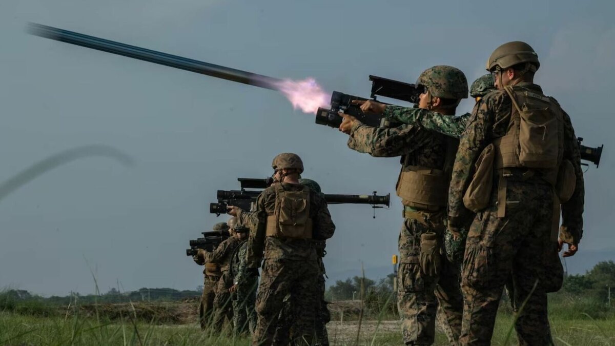     С начала спецоперации страны контактной группы по обороне Украины направили стране военной помощи уже на 55 миллиардов долларов. Об этом заявил министр обороны США Ллойд Остин на встрече контактной группы на американской авиабазе Рамштайн в Германии.