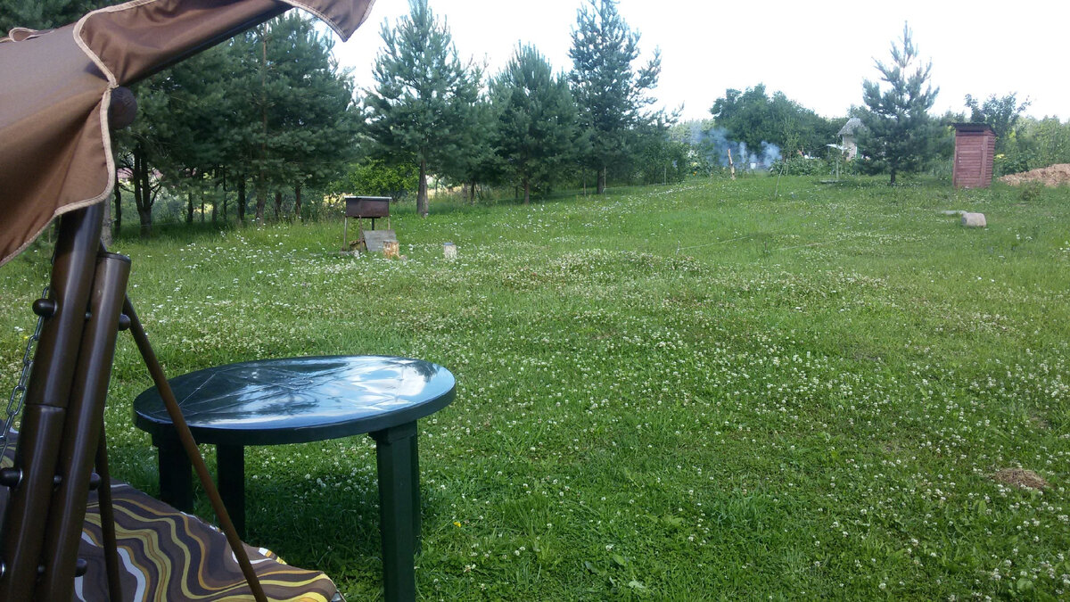 Туалет - это уже наше первое строение на участке 😀 Листайте фото вправо 👉