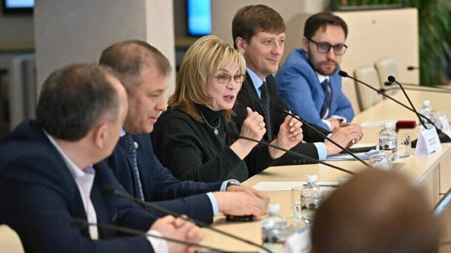     В Хабаровске Председатель Центральной избирательной комиссии Российской Федерации Элла Памфилова встретилась со студентами Тихоокеанского государственного университета.