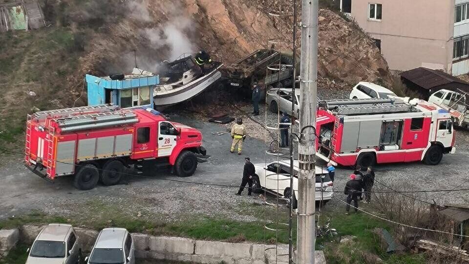 Во Владивостоке сгорела машина