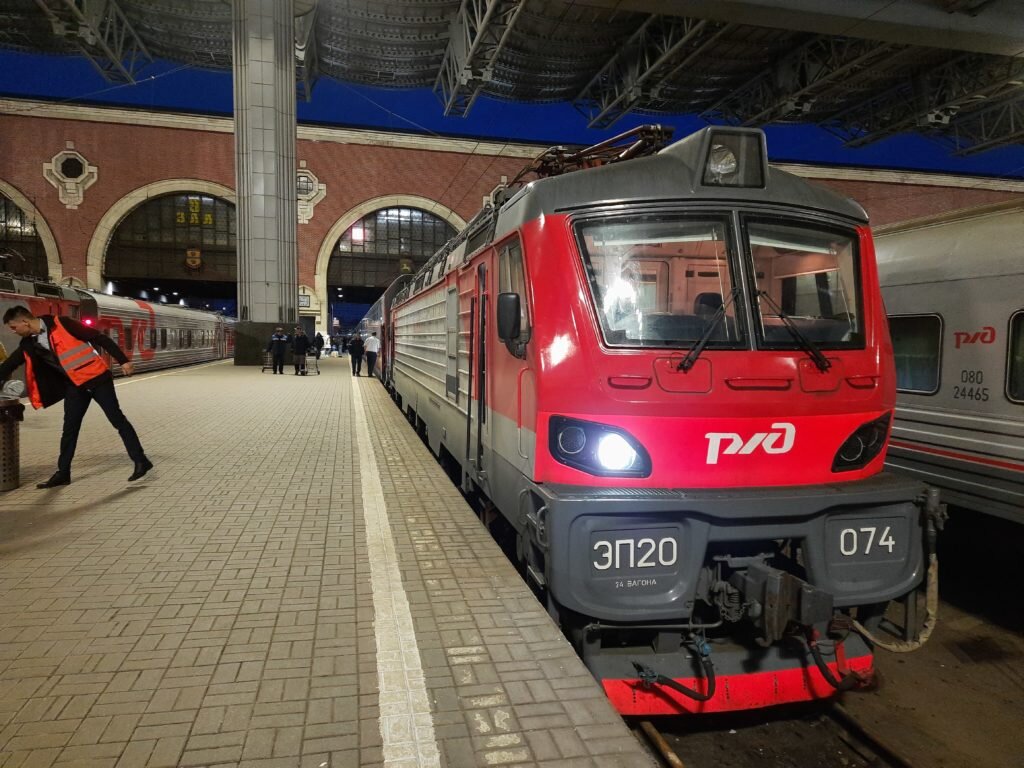 Эп 40 электровоз проект фото В России выпустят аналог ЭП20. Этот электровоз для скорых поездов строился с уча