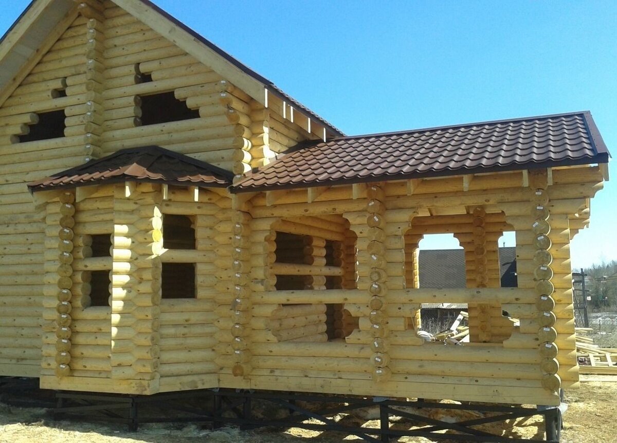 Дом из бревна на свайно-винтовом фундаменте