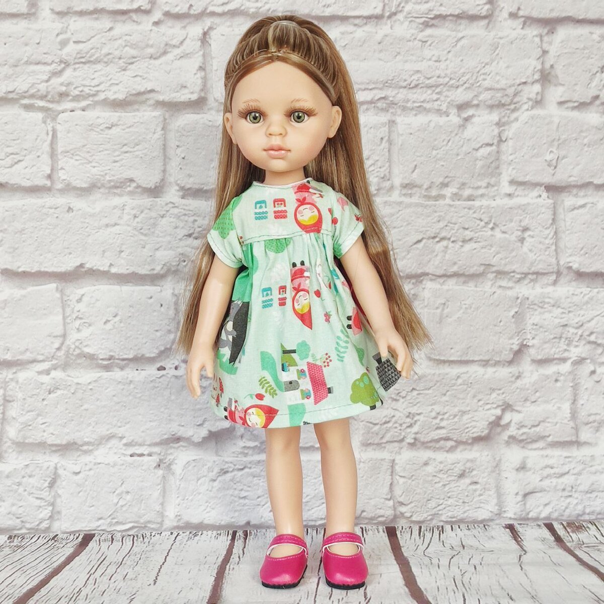 Платье, туфельки, прическа - можно бежать на улицу навстречу новым приключениям!