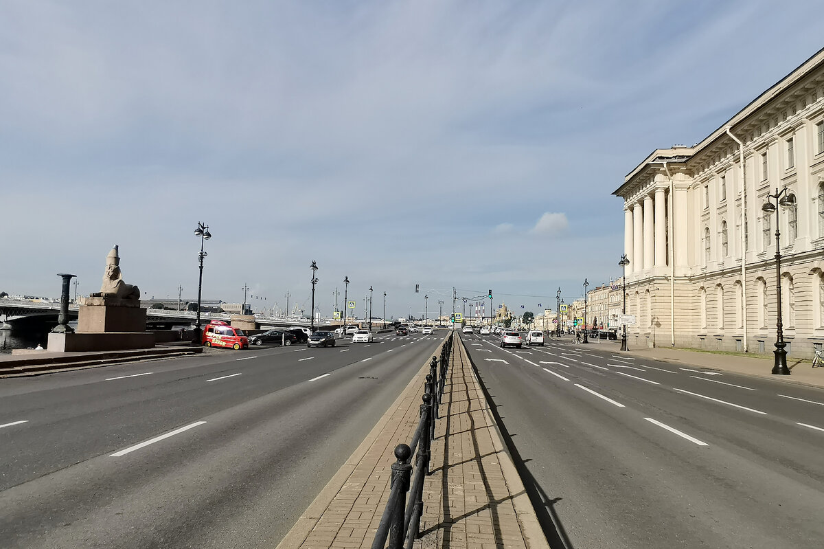 Университетская набережная. Фото автора.