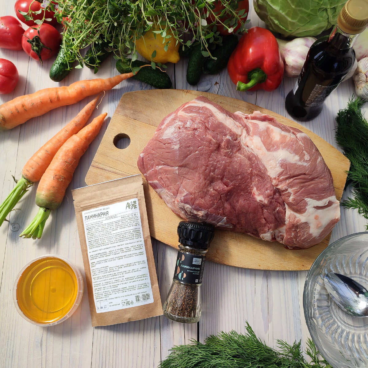 Когда я опубликовала статью про "правила шашлыка" многие в комментариях написали, что лучший шашлык из шейки - мы тоже чаще всего выбираем именно эту часть.